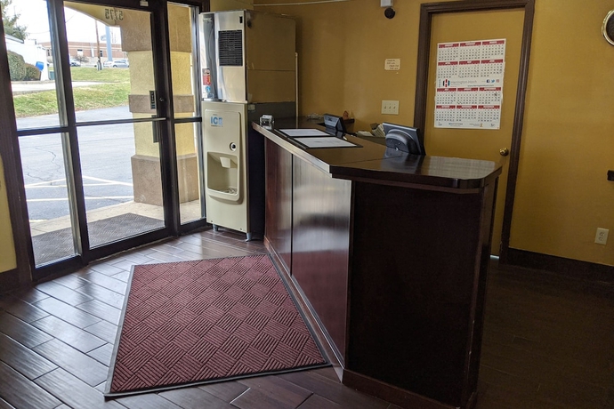 Imagen de los interiores del Hotel Travelodge by Wyndham Richmond IN. Foto 15