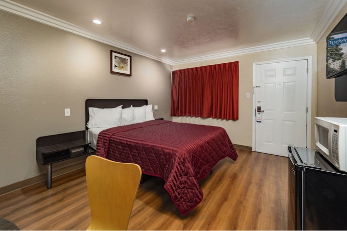 Imagen de la habitación del Hotel Travelodge by Wyndham Sacramento Convention Center. Foto 2