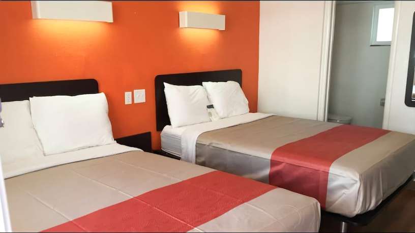 Imagen de la habitación del Hotel Travelodge by Wyndham Sacramento Convention Center. Foto 5