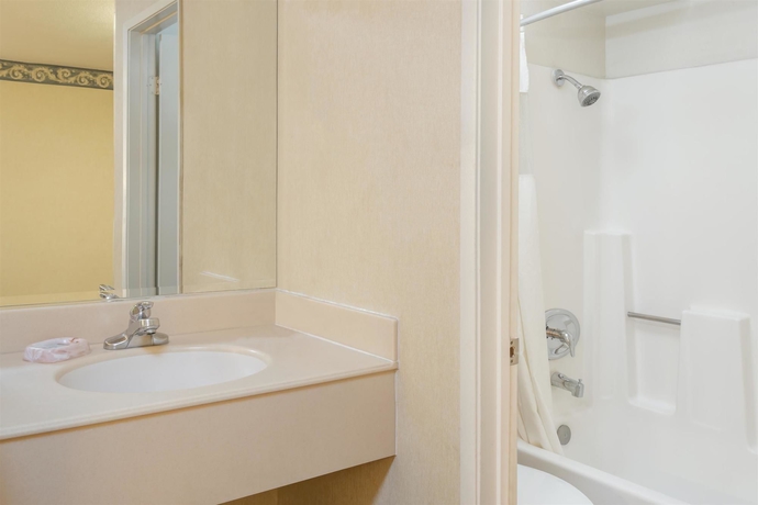 Imagen de la habitación del Hotel Travelodge by Wyndham San Clemente Beach. Foto 15