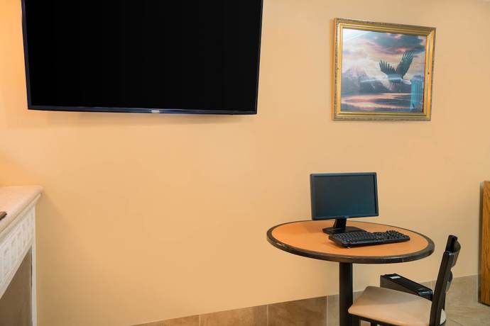 Imagen de los interiores del Hotel Travelodge by Wyndham Santee. Foto 14