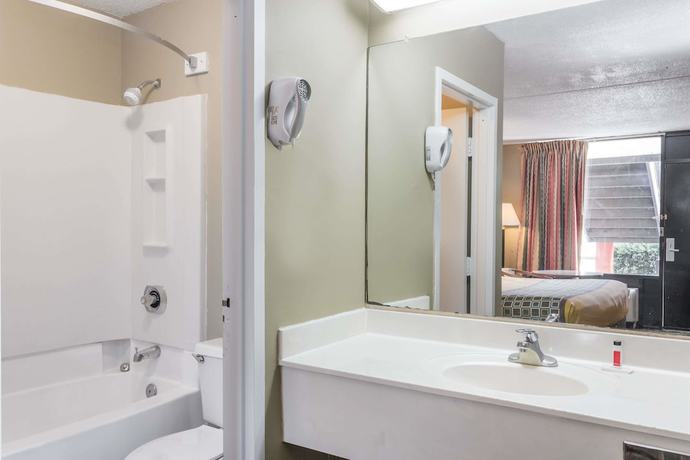 Imagen de la habitación del Hotel Travelodge by Wyndham Savannah Area/Richmond Hill. Foto 16