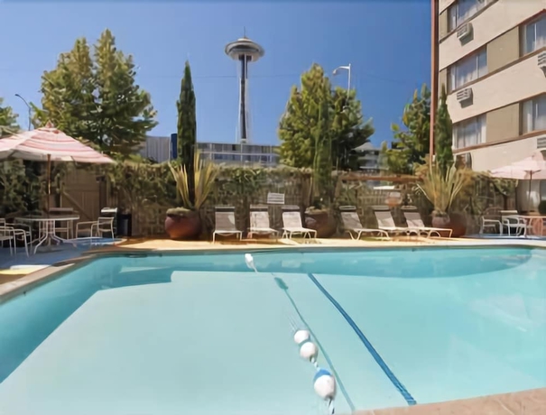 Imagen de la piscina del Hotel Travelodge by Wyndham Seattle By The Space Needle. Foto 18