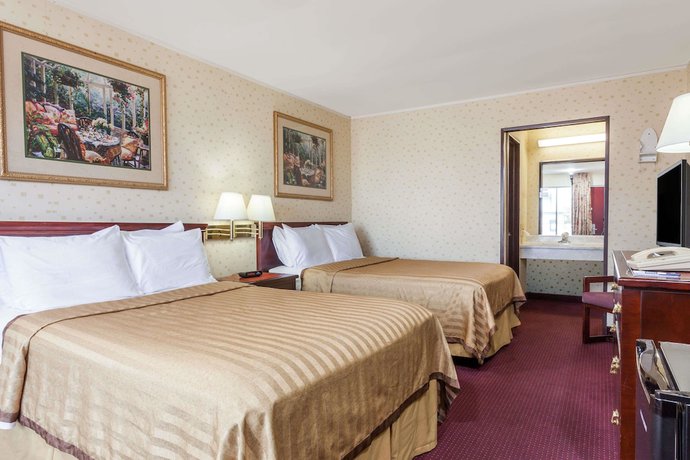 Imagen de la habitación del Hotel Travelodge by Wyndham Seymour. Foto 5