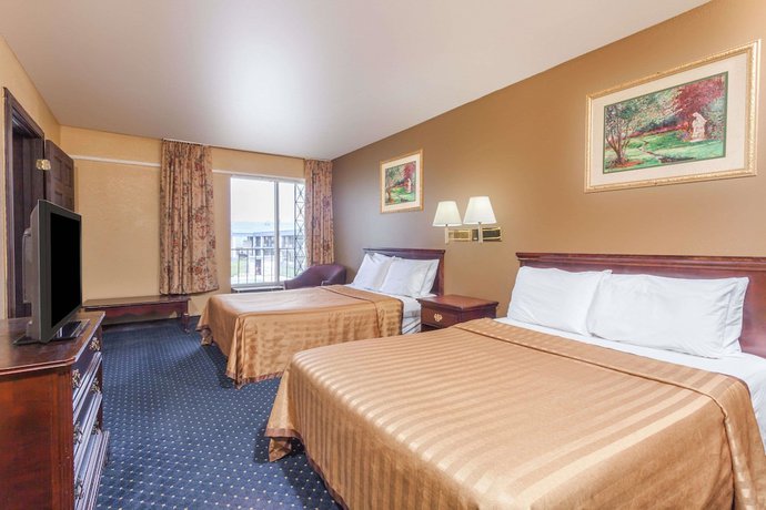 Imagen de la habitación del Hotel Travelodge by Wyndham Seymour. Foto 6