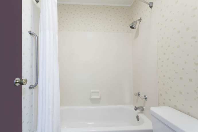 Imagen de la habitación del Hotel Travelodge by Wyndham Seymour. Foto 9