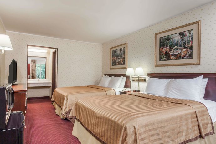 Imagen de la habitación del Hotel Travelodge by Wyndham Seymour. Foto 11