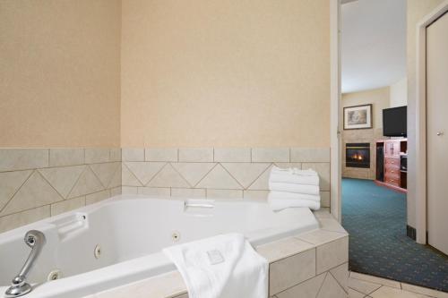 Imagen de la habitación del Hotel Travelodge by Wyndham Strathmore. Foto 5