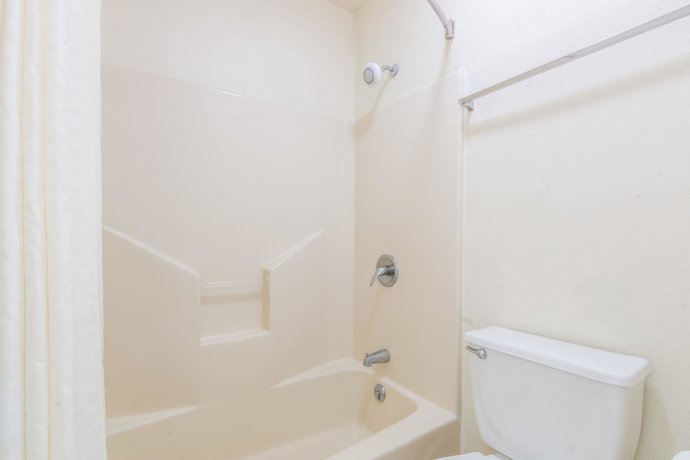 Imagen de la habitación del Hotel Travelodge by Wyndham Temple. Foto 7