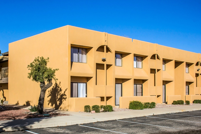 Imagen de los exteriores del Hotel Travelodge by Wyndham Tucson Airport. Foto 11
