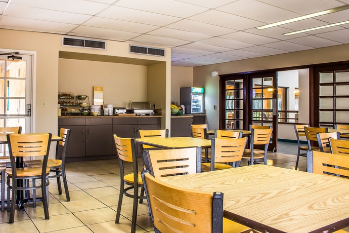 Imagen del bar/restaurante del Hotel Travelodge by Wyndham Tucson Airport. Foto 2