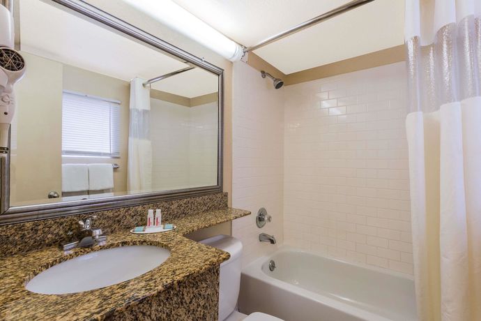 Imagen de la habitación del Hotel Travelodge by Wyndham Virginia Beach. Foto 5