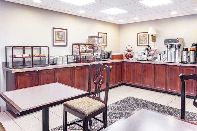 Imagen del bar/restaurante del Hotel Travelodge by Wyndham Winchester. Foto 3