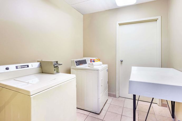 Imagen de los interiores del Hotel Travelodge by Wyndham Winchester. Foto 15