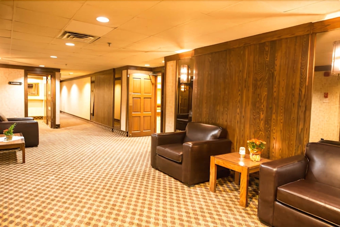 Imagen de los interiores del Hotel Travelodge by Wyndham Winnipeg Airport West. Foto 18