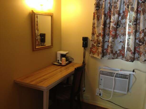 Imagen de la habitación del Hotel Travelowe\'s Motel. Foto 17