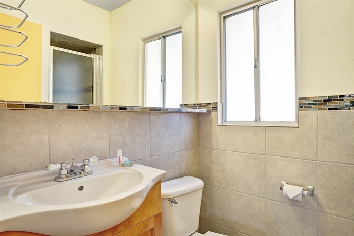 Imagen de la habitación del Hotel Travelsuites Inn. Foto 5