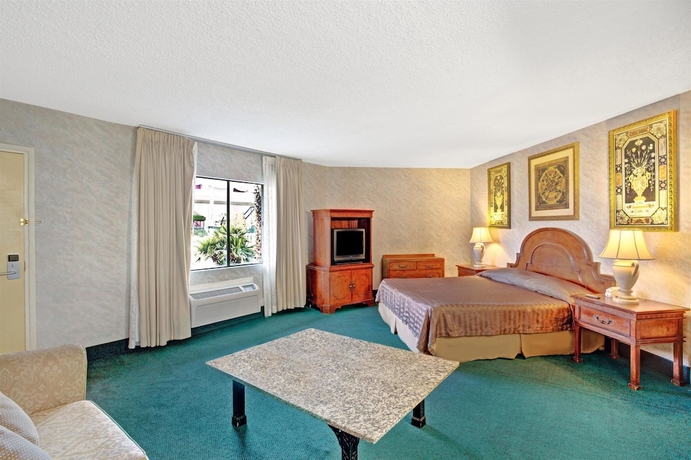 Imagen de la habitación del Hotel Travelsuites Inn. Foto 9