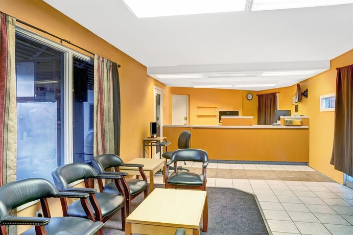 Imagen de los interiores del Hotel Travelsuites Inn. Foto 13