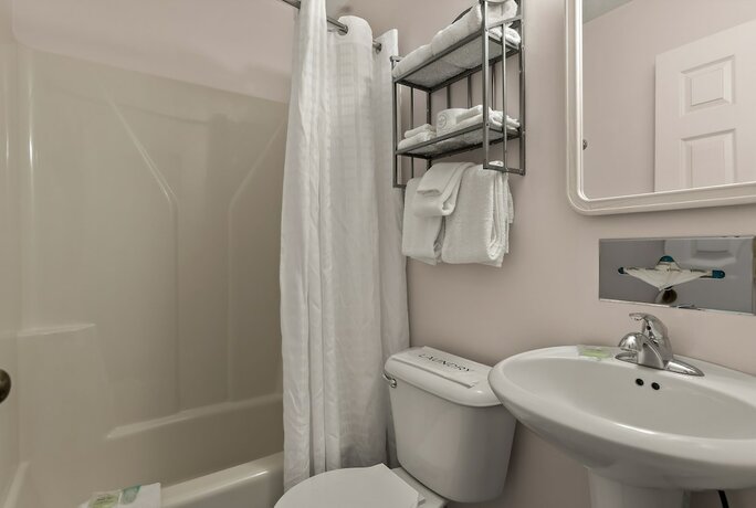 Imagen general del Hotel Traverse Bay Inn, Traverse City. Foto 1