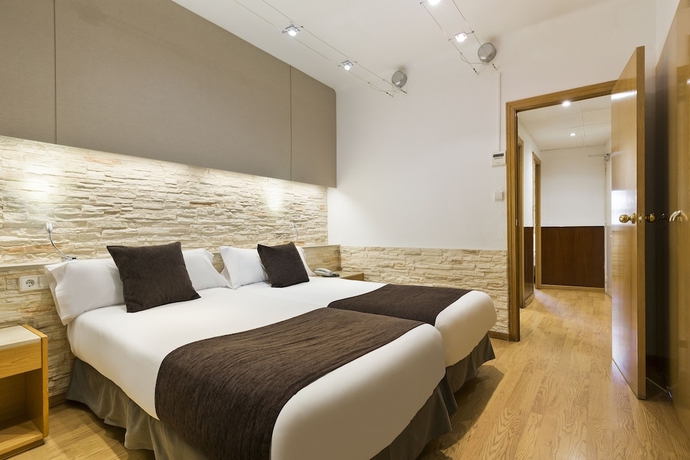 Imagen de la habitación del Hotel Travessera. Foto 3