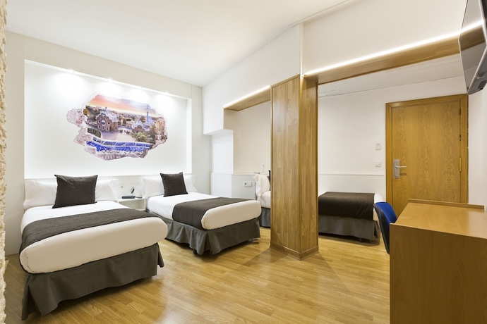 Imagen de la habitación del Hotel Travessera. Foto 7