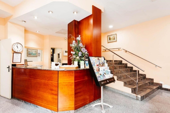 Imagen de los interiores del Hotel Travessera. Foto 19