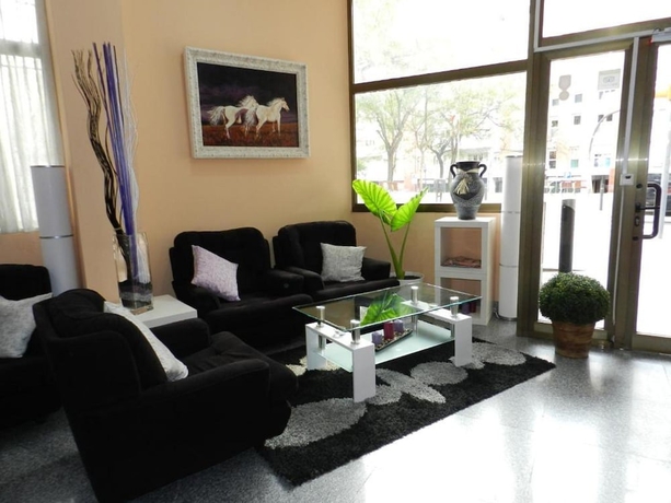 Imagen del bar/restaurante del Hotel Travessera. Foto 2