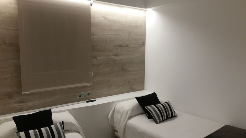 Imagen de la habitación del Hotel Travessera. Foto 12