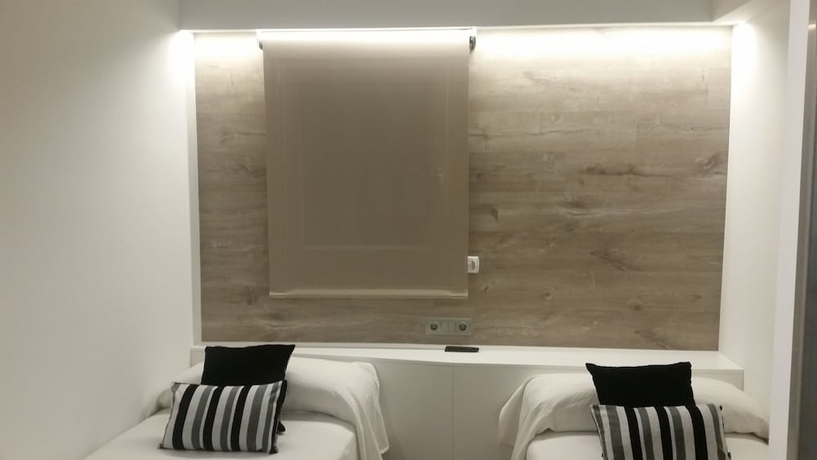 Imagen de la habitación del Hotel Travessera. Foto 15