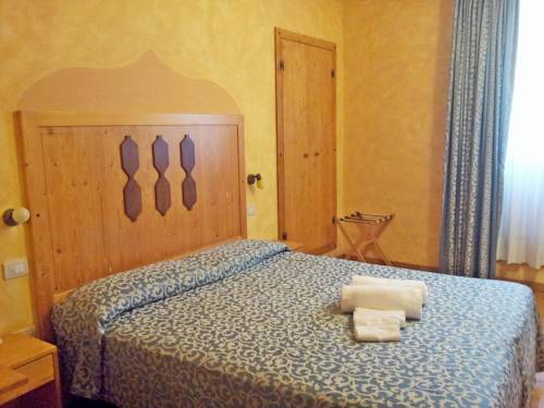 Imagen de la habitación del Hotel Tre Ceri. Foto 11