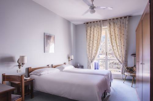 Imagen de la habitación del Hotel Tre Laghi. Foto 11