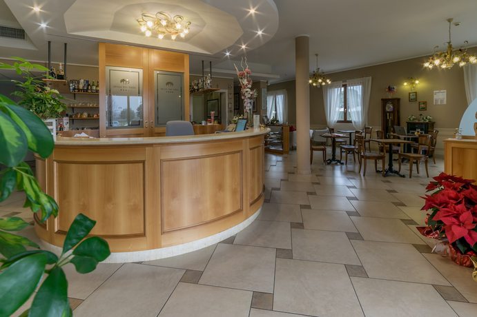 Imagen de los interiores del Hotel Tre Torri, Villafranca. Foto 17