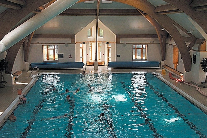 Imagen de la piscina del Hotel Treacy's. Foto 19