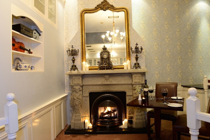 Imagen del bar/restaurante del Hotel Treacy's. Foto 5