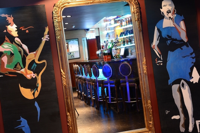 Imagen del bar/restaurante del Hotel Treacy's. Foto 9