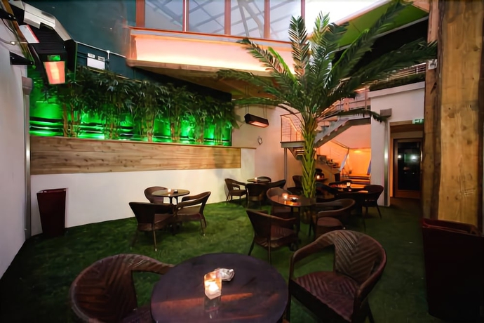 Imagen del bar/restaurante del Hotel Treacy's. Foto 10