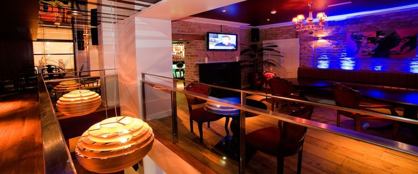 Imagen del bar/restaurante del Hotel Treacy's. Foto 11