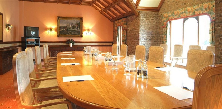 Imagen de los interiores del Hotel Treacys Oakwood. Foto 7