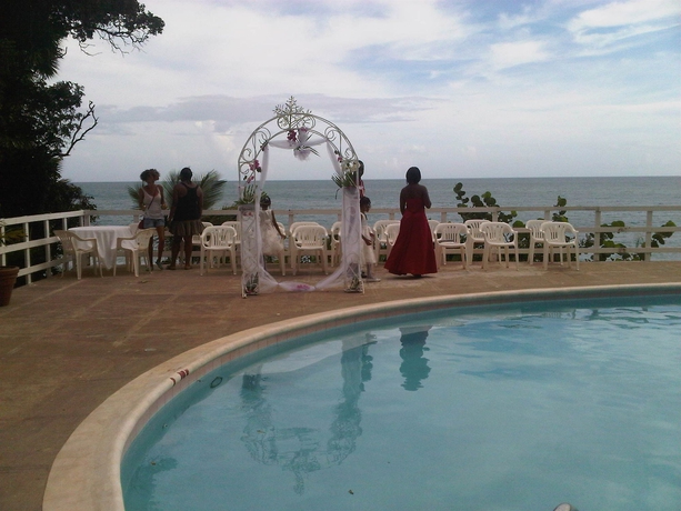 Imagen de la piscina del Hotel Treasure Beach. Foto 6