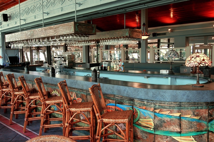Imagen del bar/restaurante del Hotel Treasure Cay Resort & Marina. Foto 3