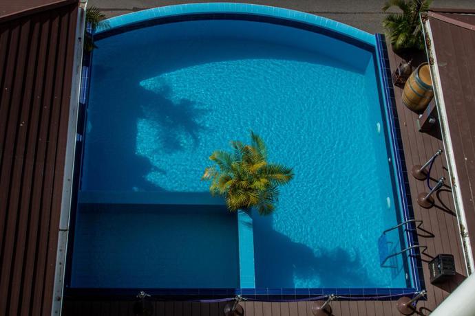 Imagen de la piscina del Hotel Treasure Cove and Restaurant. Foto 8