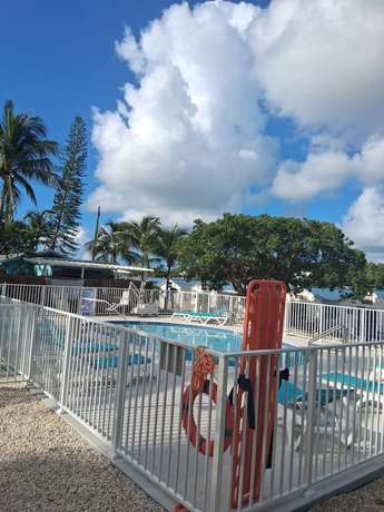Imagen de la piscina del Hotel Treasure Harbor. Foto 16