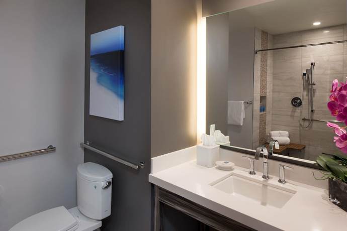 Imagen de la habitación del Hotel Treasure Island Beach Resort. Foto 2