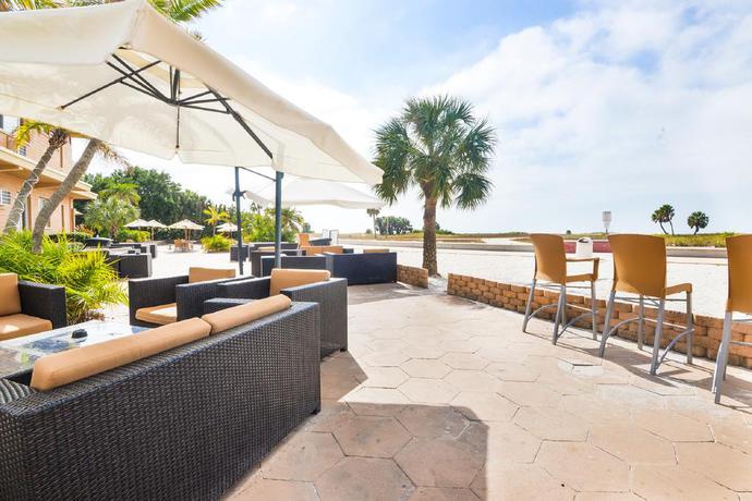 Imagen de los exteriores del Hotel Treasure Island Ocean Club. Foto 6