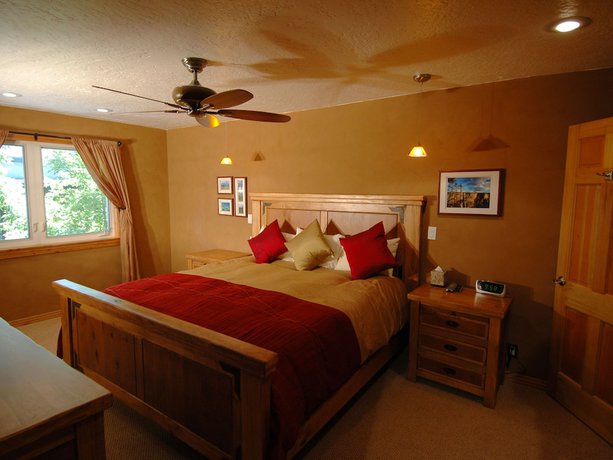 Imagen de la habitación del Hotel Treasure Mountain Inn. Foto 6
