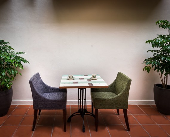 Imagen de los interiores del Hotel Treasures and Suites. Foto 20