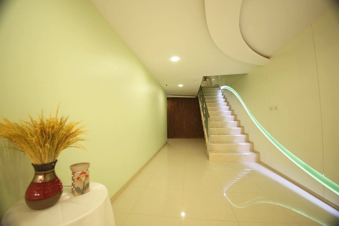 Imagen de los interiores del Hotel Trebel Service Apartment Pattaya. Foto 18