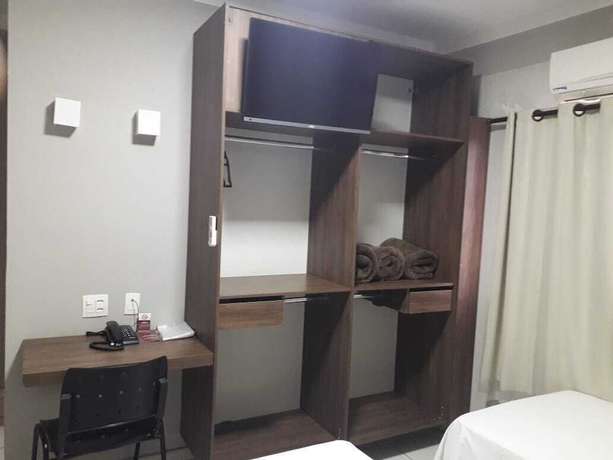 Imagen de la habitación del Hotel Tr&ecirc;s Am&eacute;ricas. Foto 4