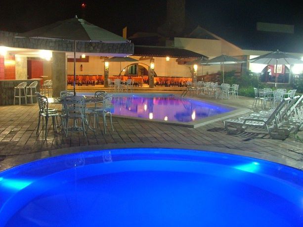 Imagen de los exteriores del Hotel Tr&ecirc;s Palmeiras. Foto 11